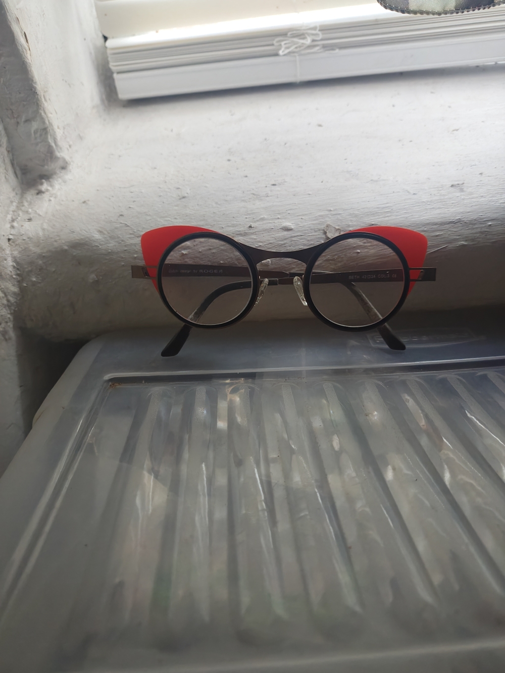 Roger Eyewear Beth Col 3 42-24-140 Dutch Design Metal Eyeglass Frames